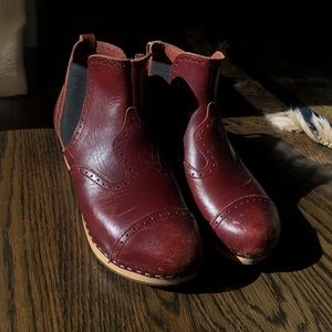Well loved Chelsea style Swedish hasbeen boots